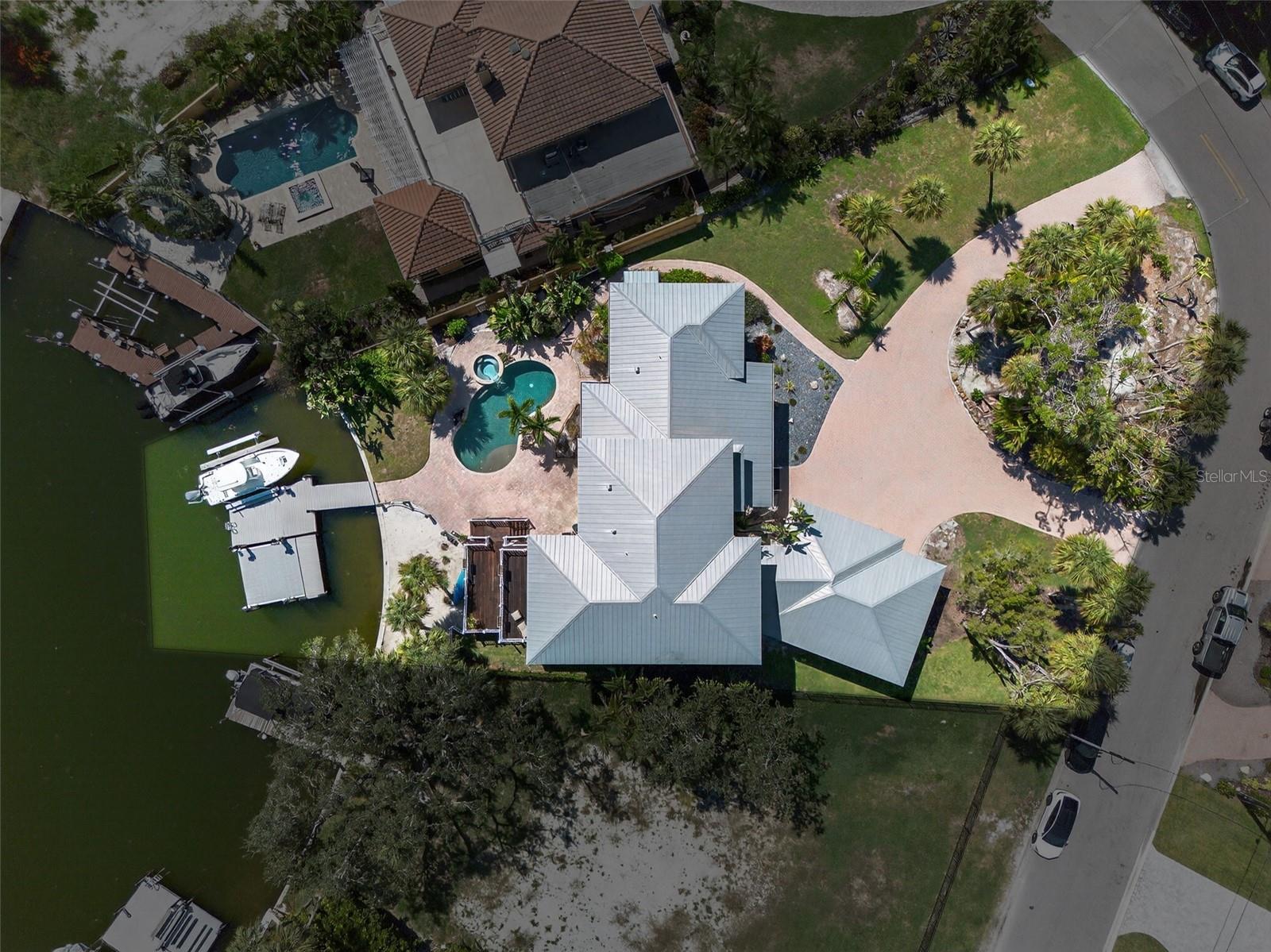 BAY ISLAND SHORES - Residential