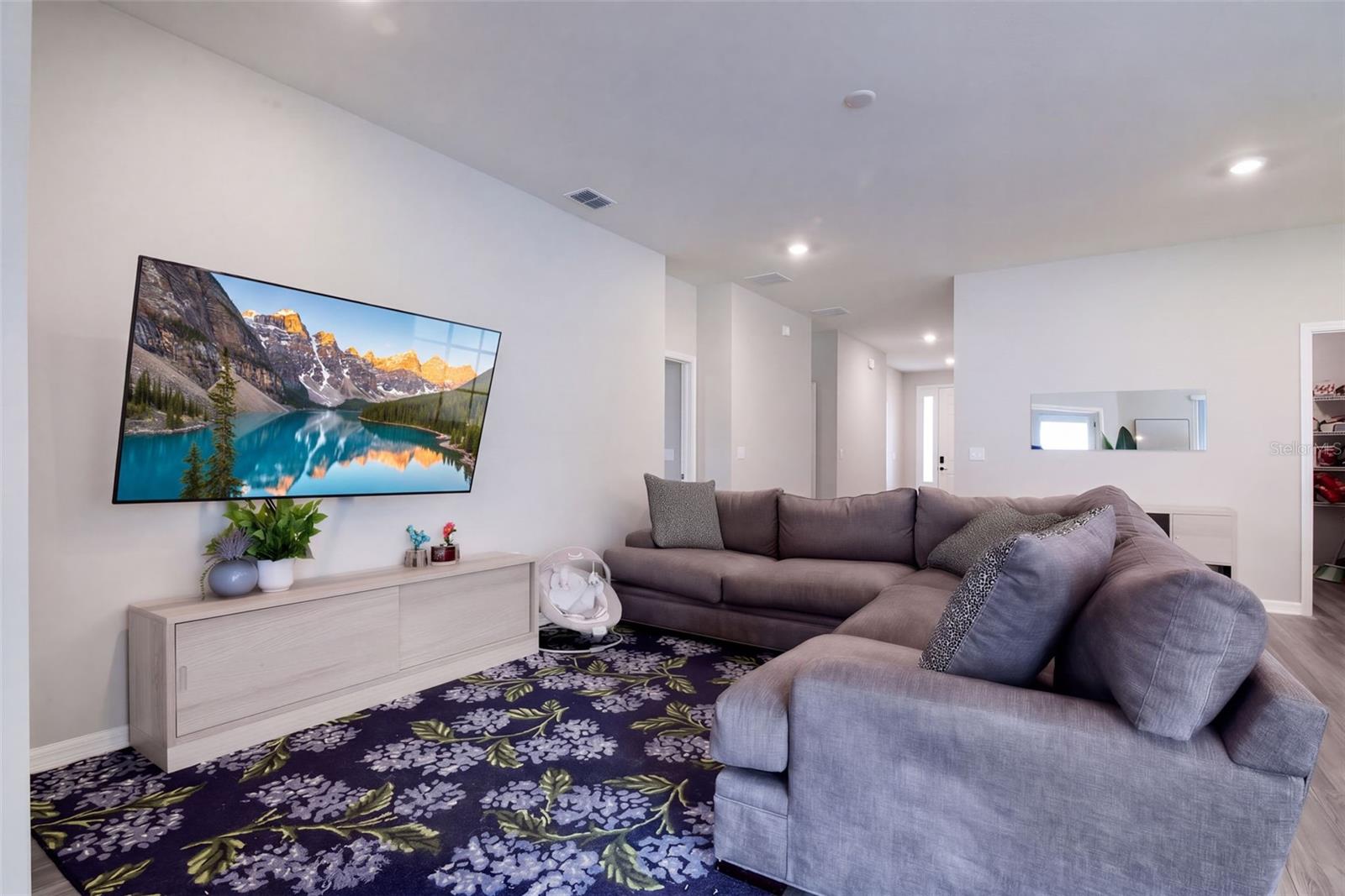 1104 MOUNTAIN FLOWER LANE,