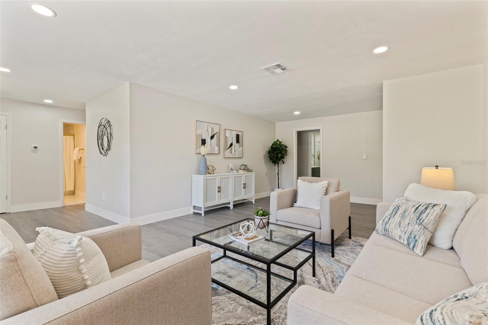 SUNSET HILLS 2ND ADD - Residential Lease
