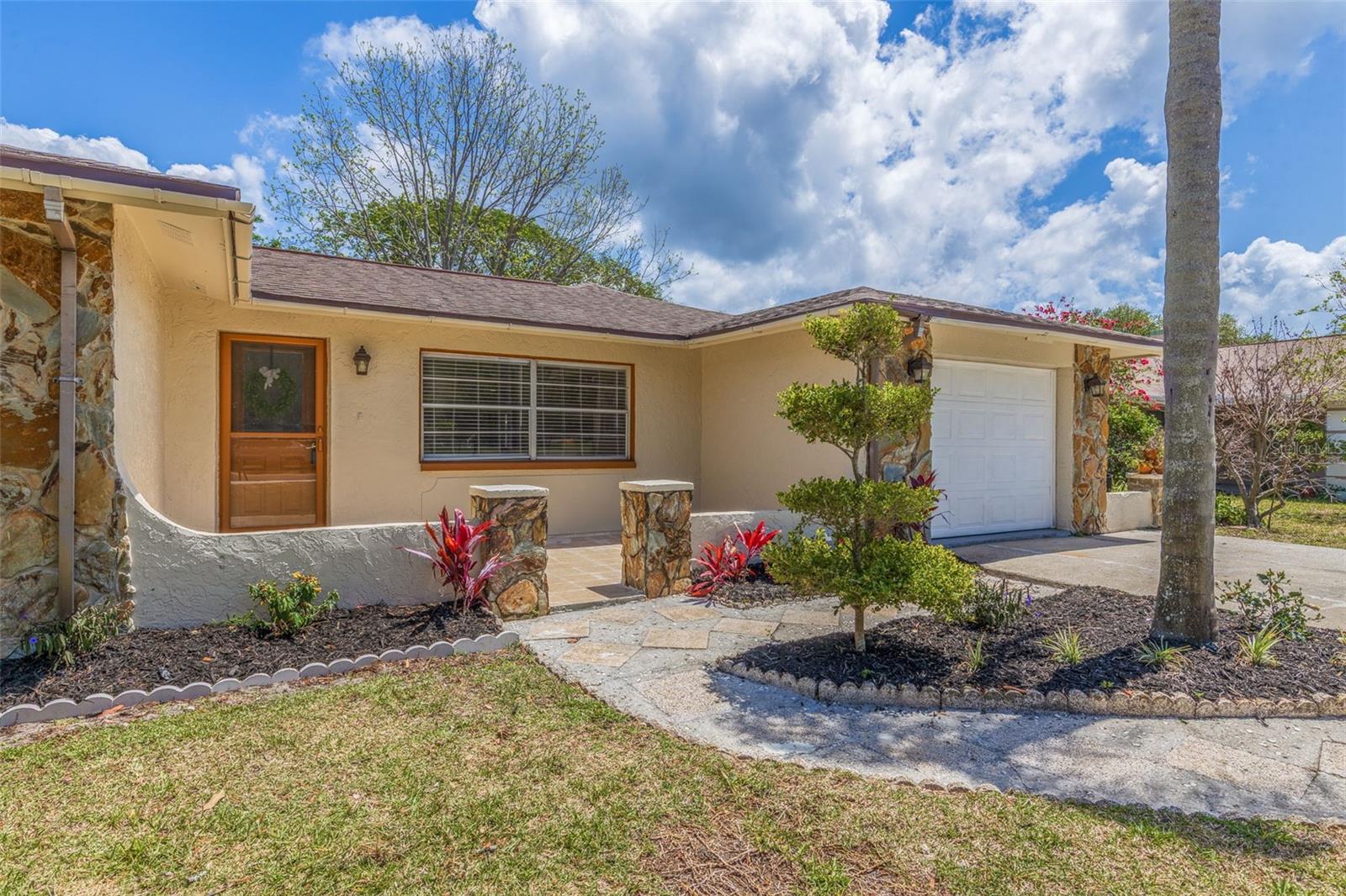 SUNSET HILLS 2ND ADD - Residential Lease