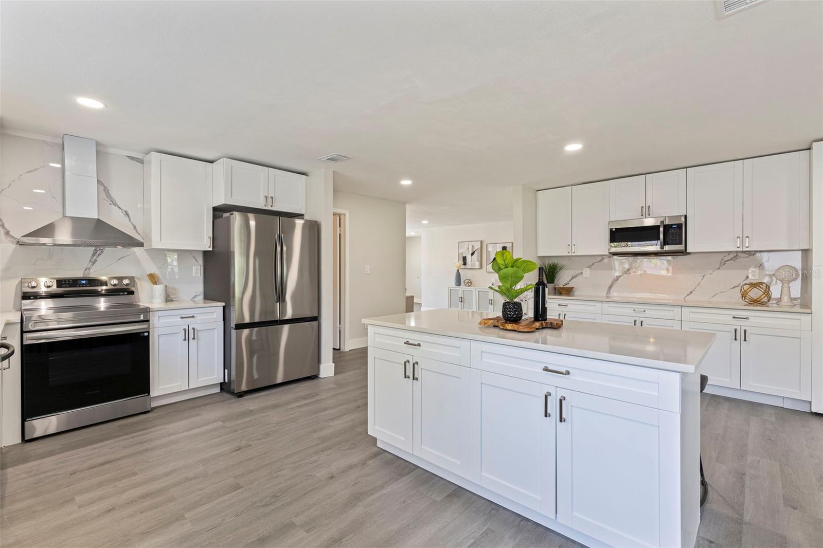 SUNSET HILLS 2ND ADD - Residential Lease