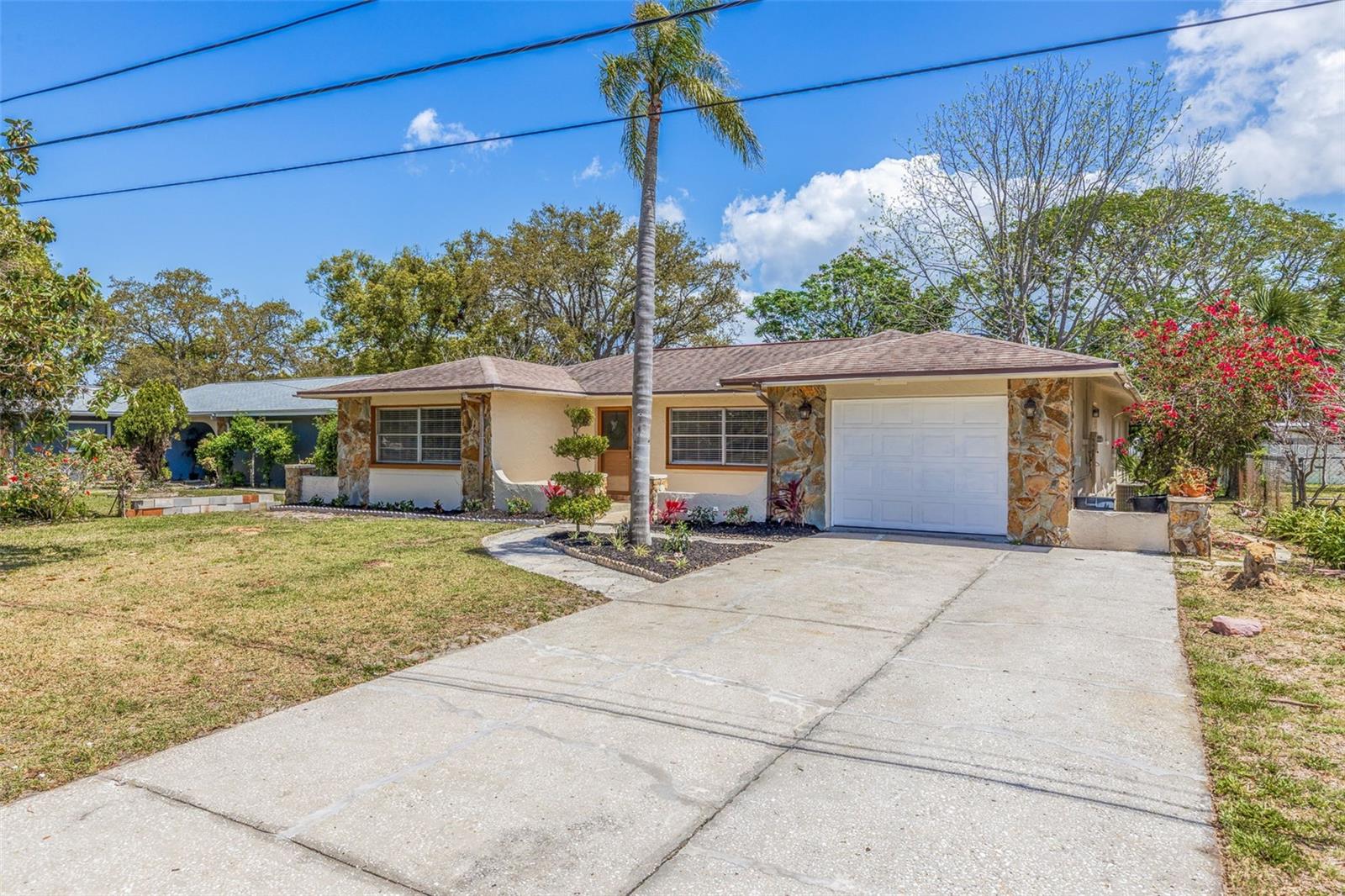 SUNSET HILLS 2ND ADD - Residential Lease