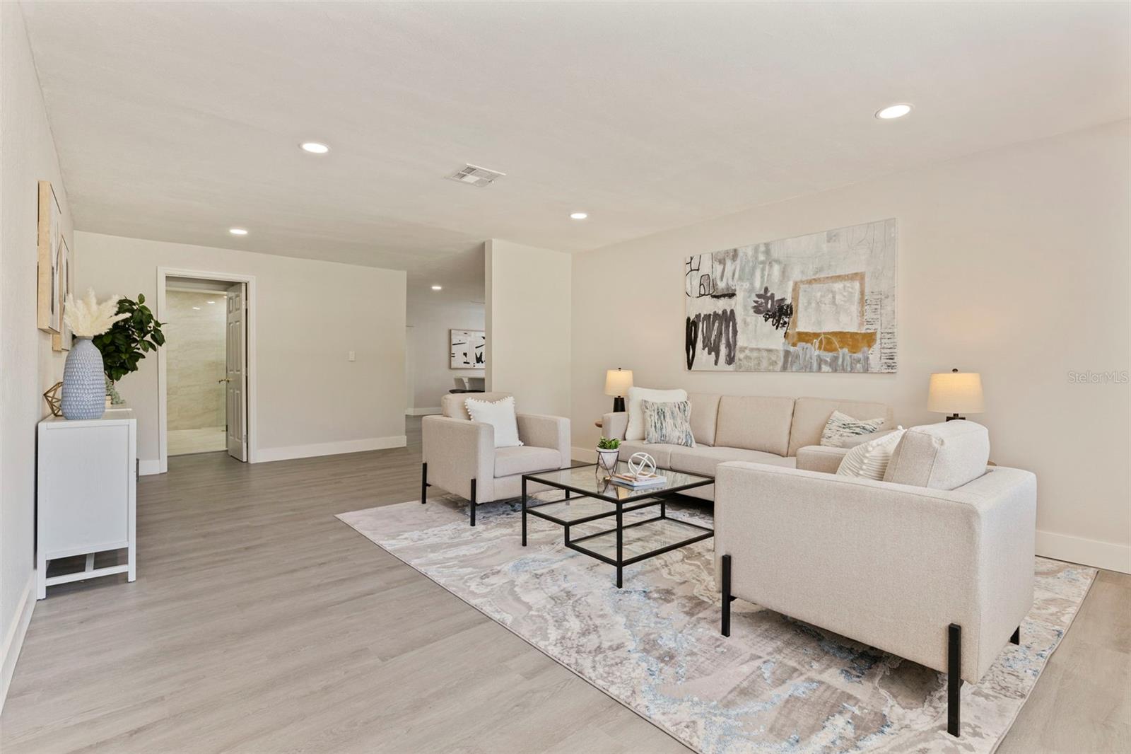 SUNSET HILLS 2ND ADD - Residential Lease