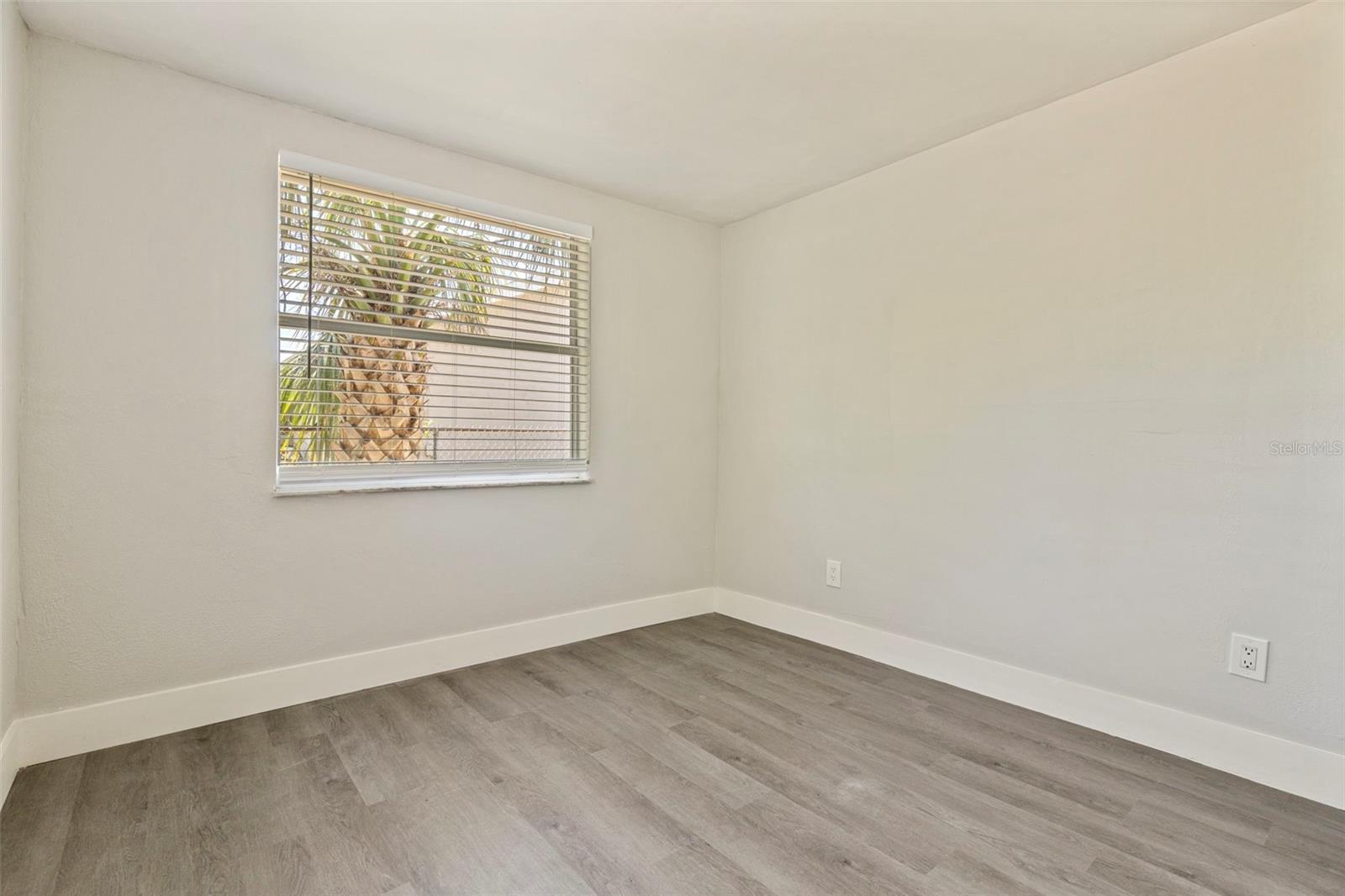 SUNSET HILLS 2ND ADD - Residential Lease
