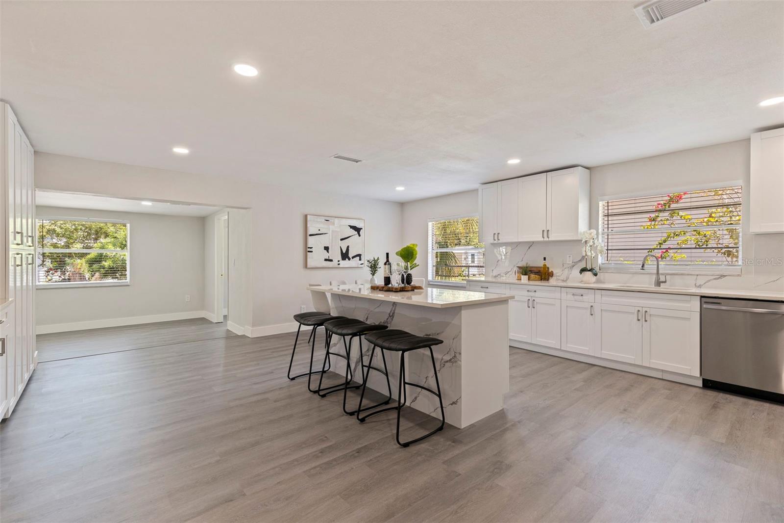 SUNSET HILLS 2ND ADD - Residential Lease