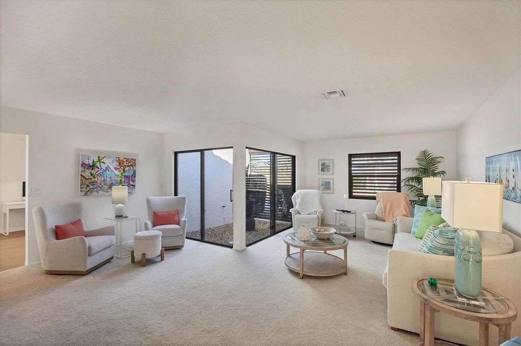 Photo of 3919 Glen Oaks Manor Drive, Sarasota, FL 34232 (MLS # A4683587)