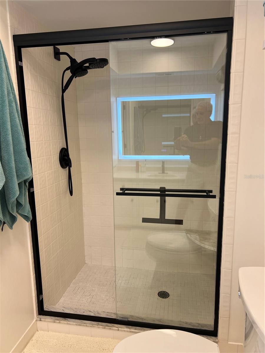 GLEN OAKS MANOR HOMES PH 2 - Residential