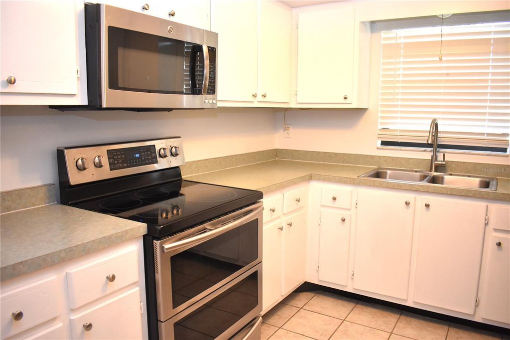 Photo of 1206 58th Street W, Bradenton, FL 34209 (MLS # A4667476)
