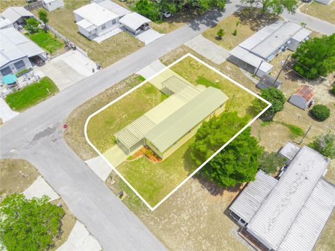 A home in LAKE WALES