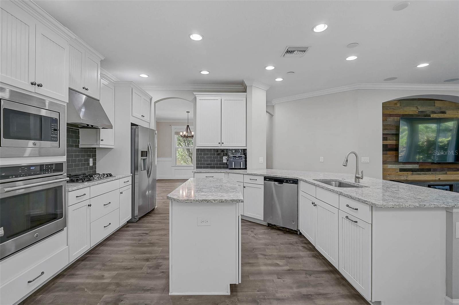 ARBOR LAKES ON PALMER RANCH - Residential