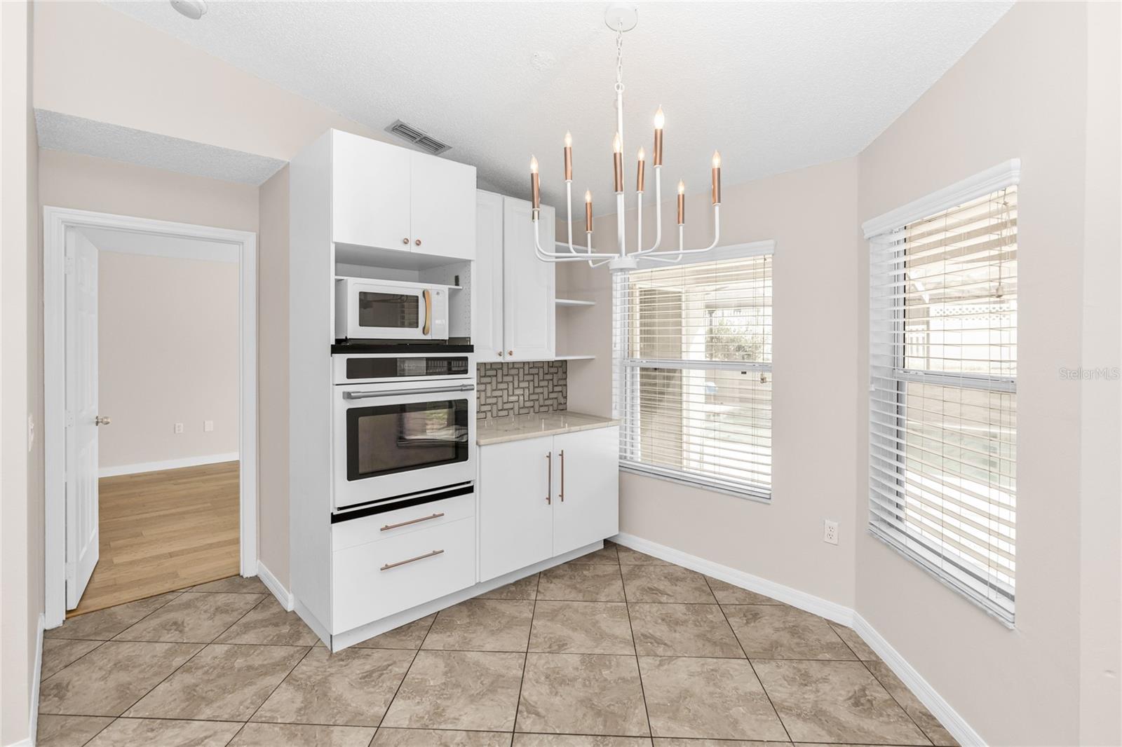 HAMILTON WEST PH 01 - Residential