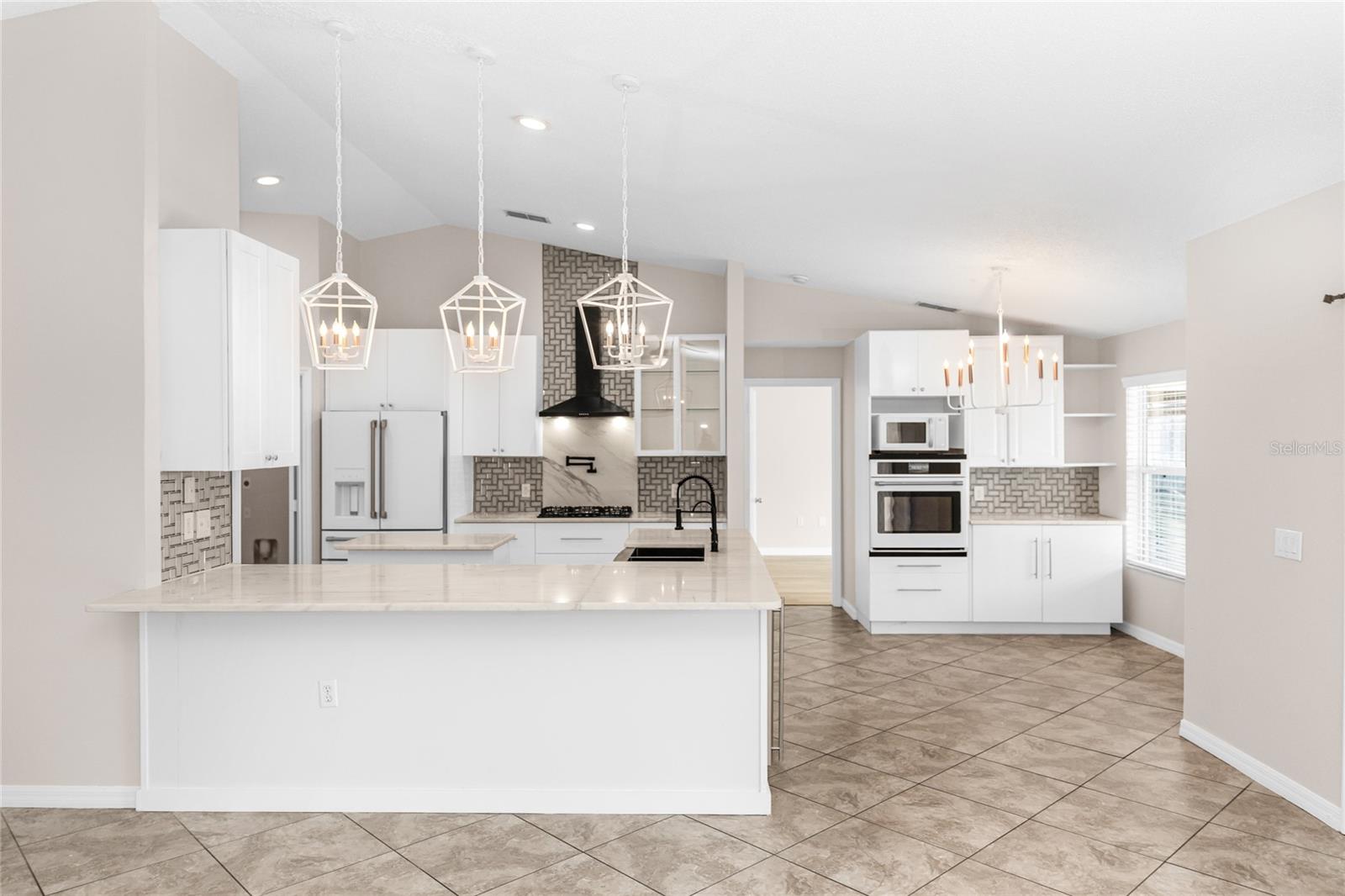 HAMILTON WEST PH 01 - Residential