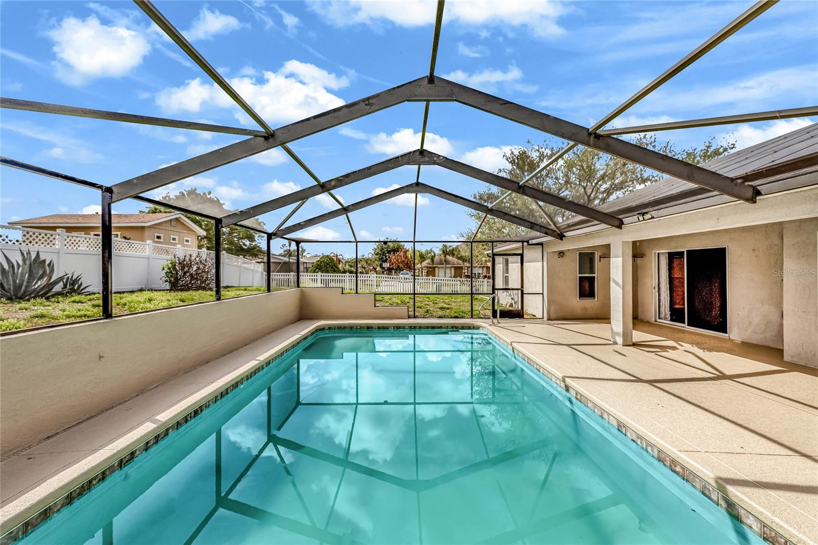 HAMILTON WEST PH 01 - Residential