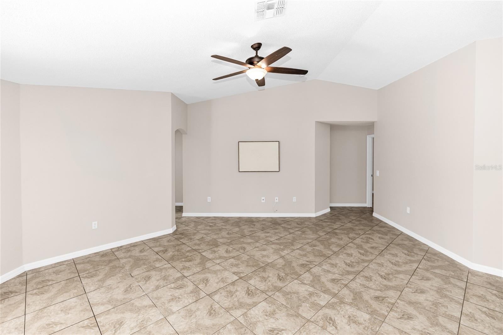 HAMILTON WEST PH 01 - Residential