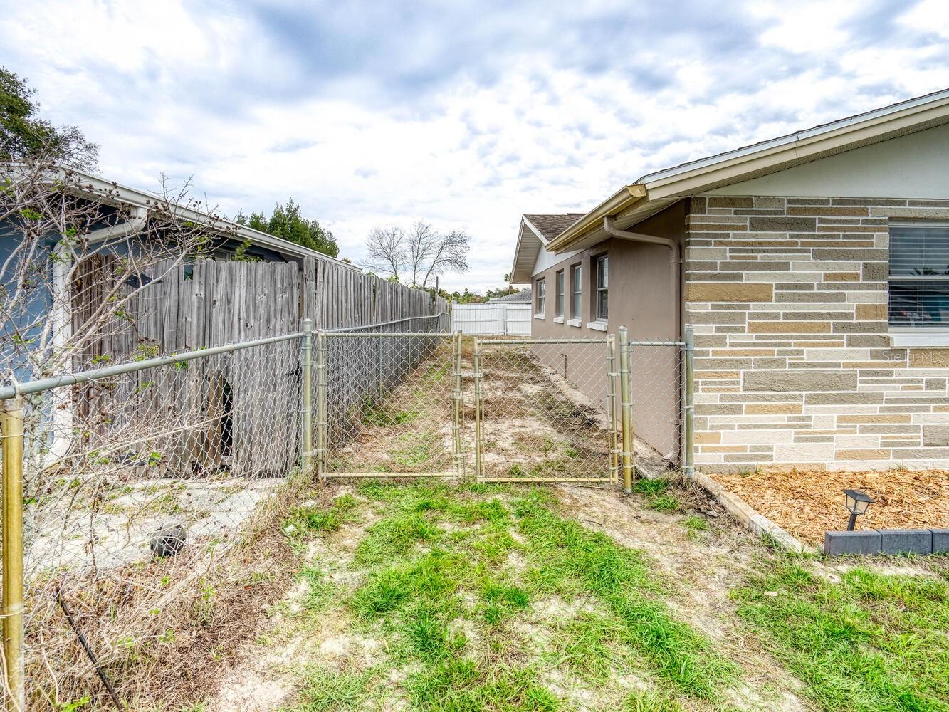 JASMINE LAKES - Residential