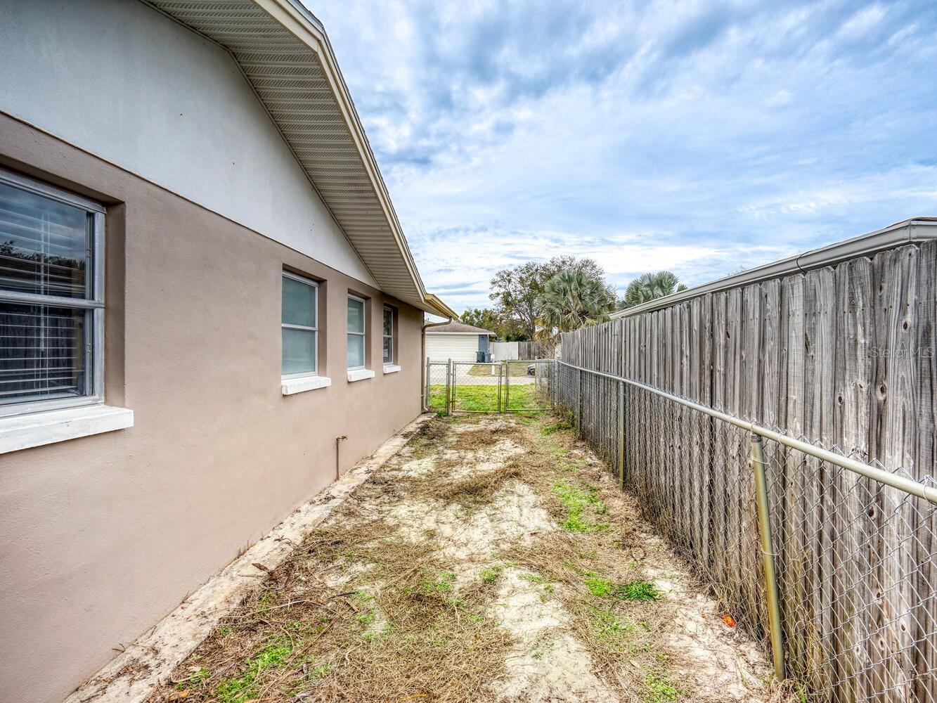 JASMINE LAKES - Residential