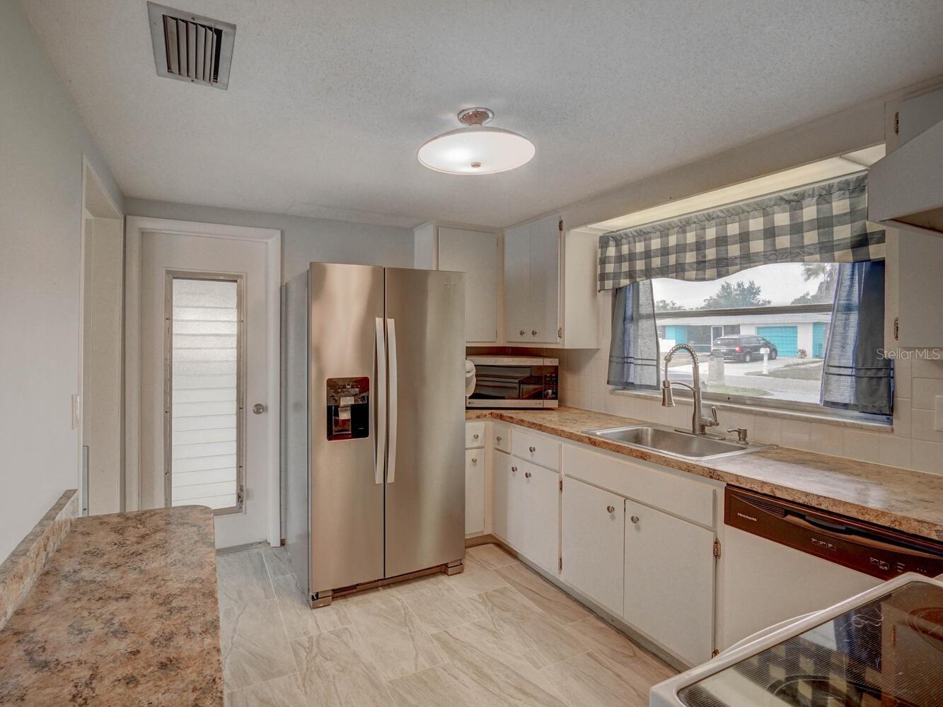 JASMINE LAKES - Residential