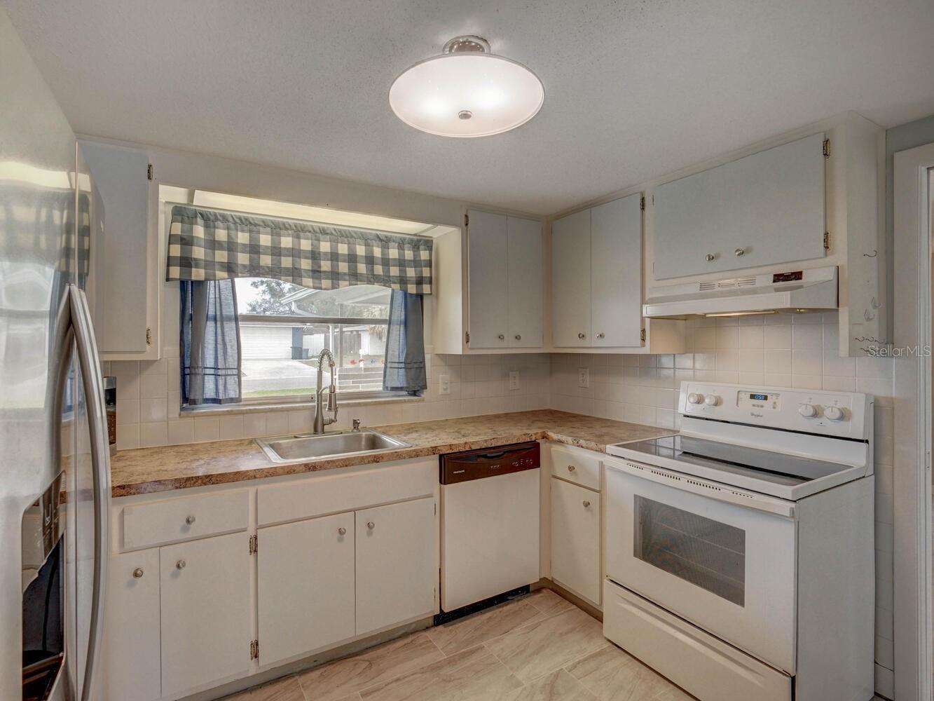 JASMINE LAKES - Residential