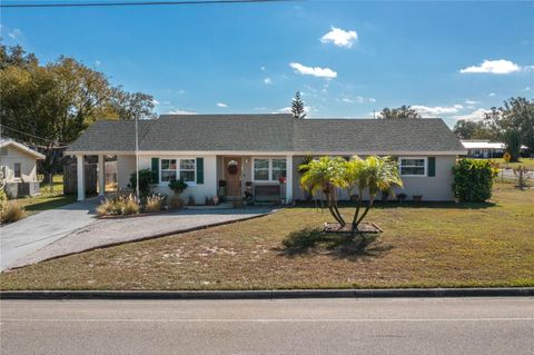 A home in LAKE ALFRED