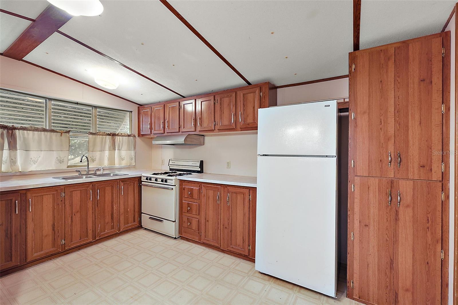 BREEZEWOOD ESTATE - Residential