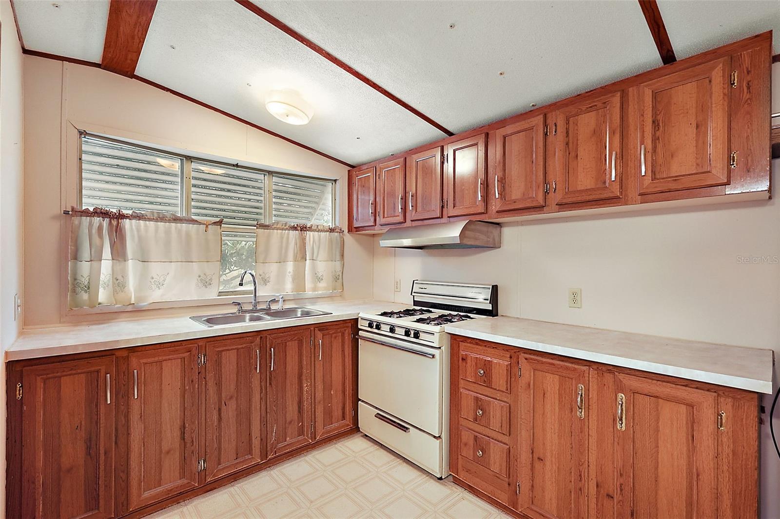 BREEZEWOOD ESTATE - Residential