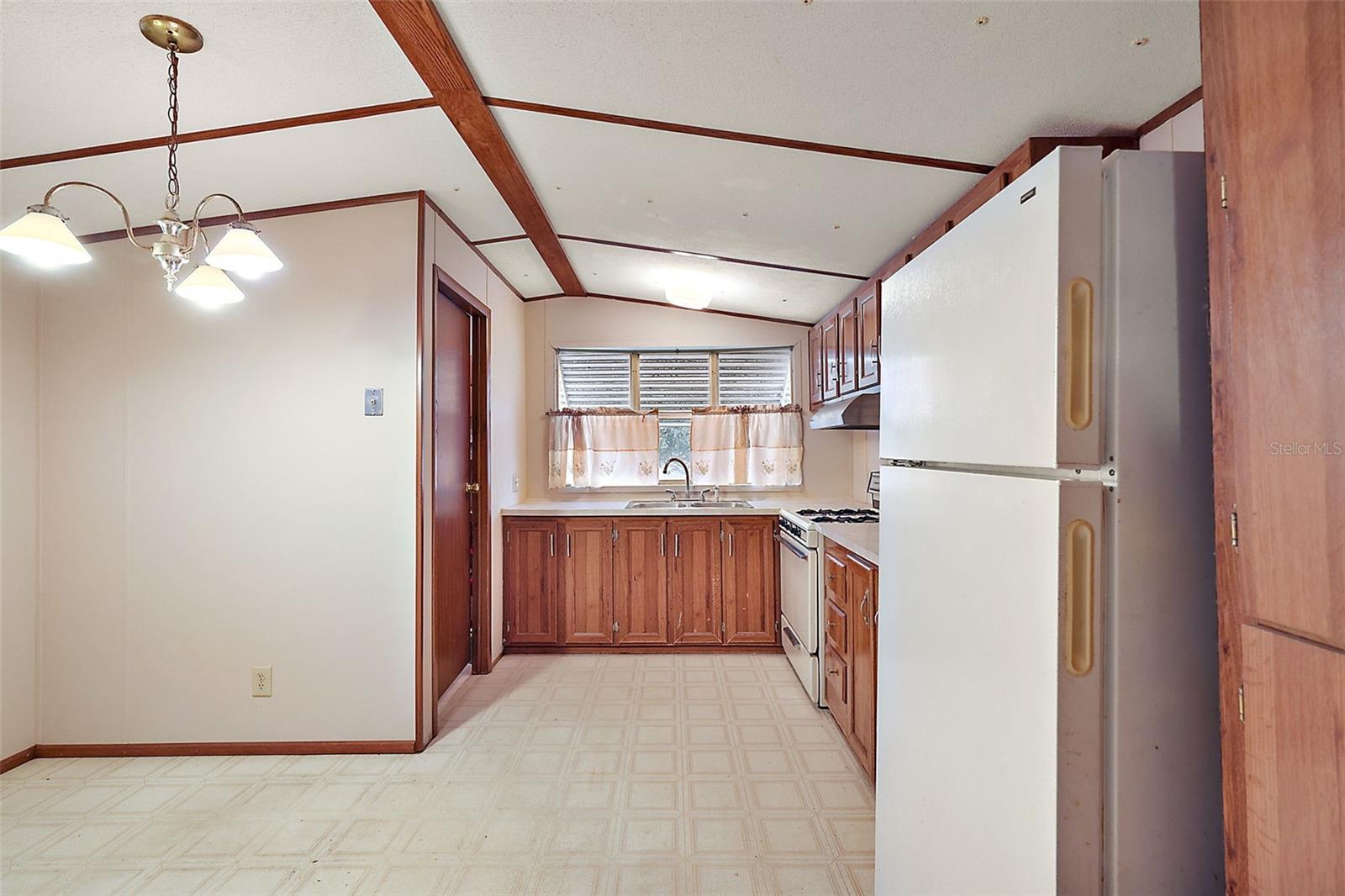 BREEZEWOOD ESTATE - Residential