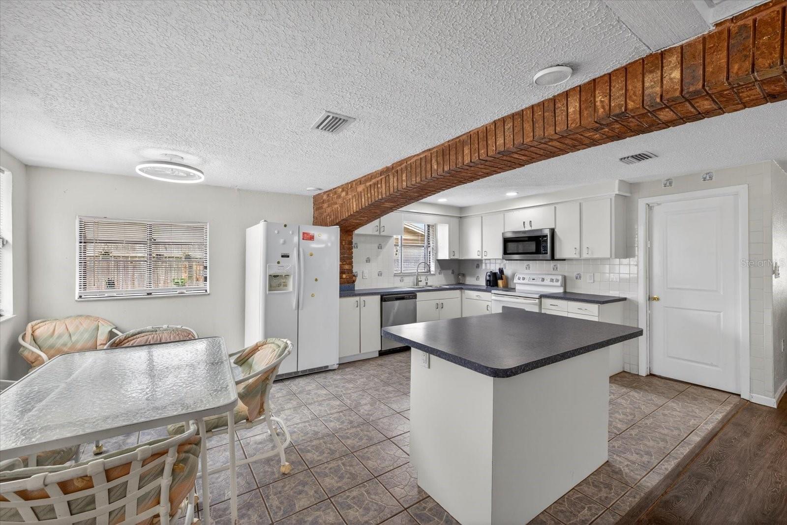 REGENCY PARK - Residential