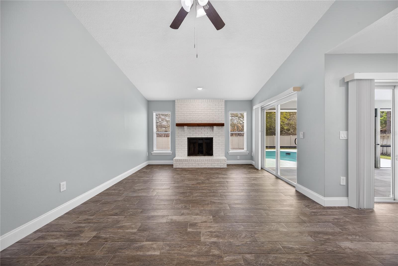 WESTMOOR PH 02 - Residential Lease