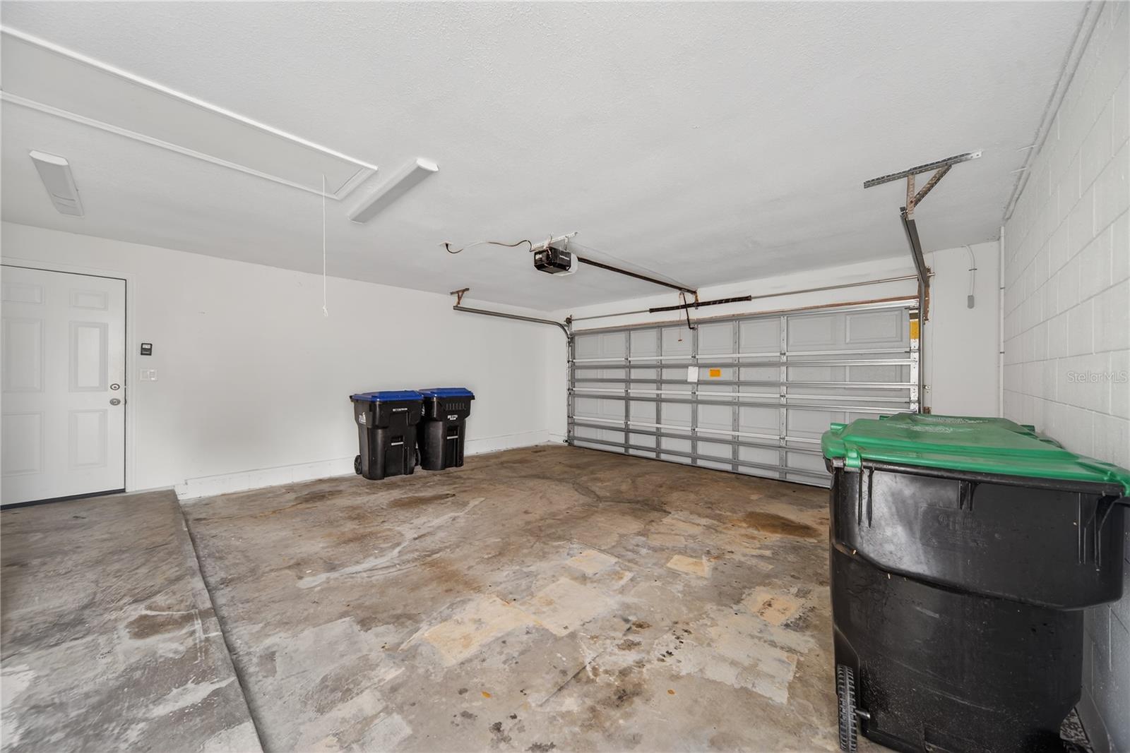 WESTMOOR PH 02 - Residential Lease