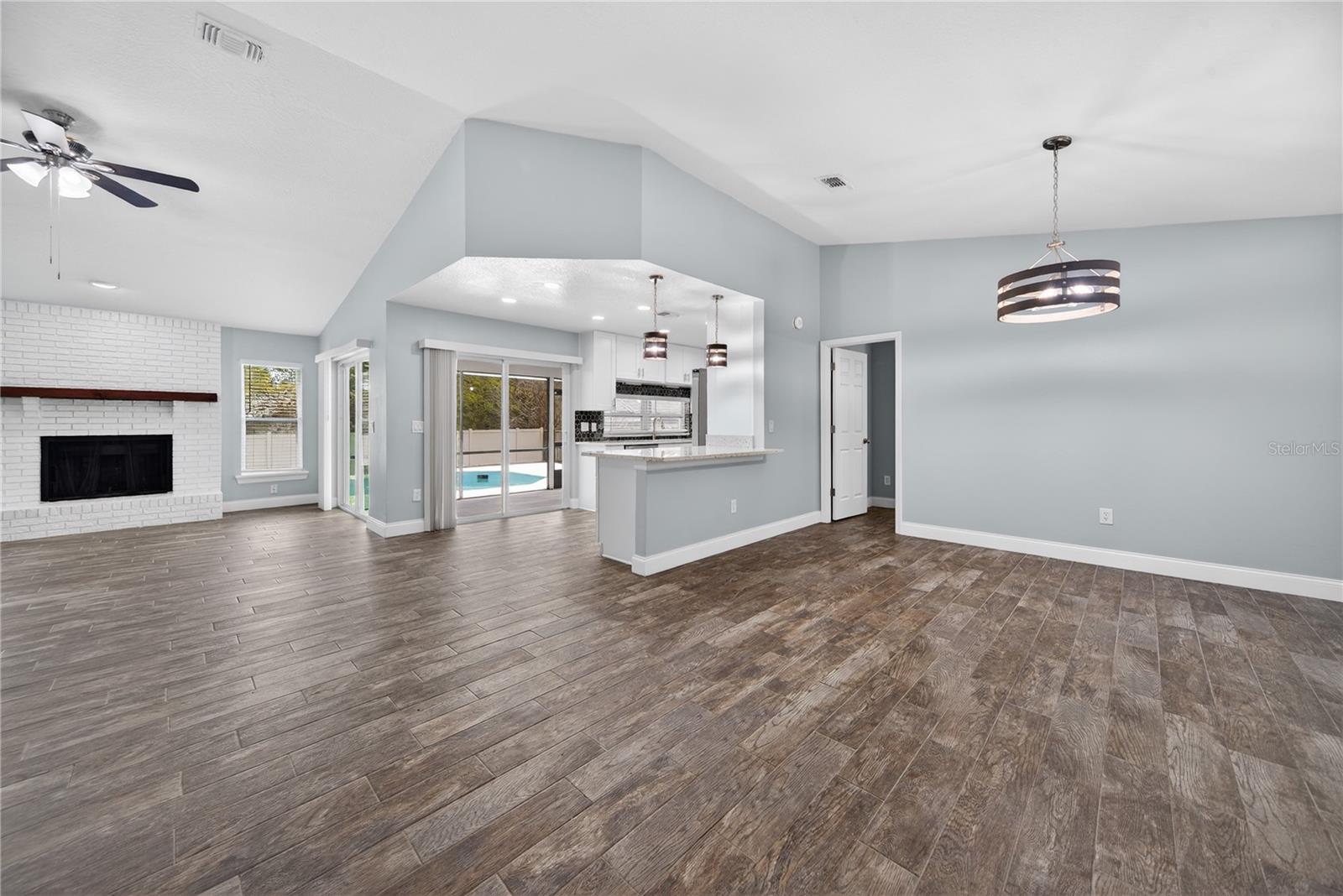 WESTMOOR PH 02 - Residential Lease