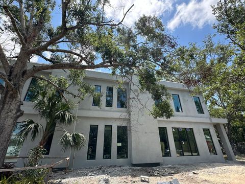 1423 S SHADE AVENUE SARASOTA FL 34239