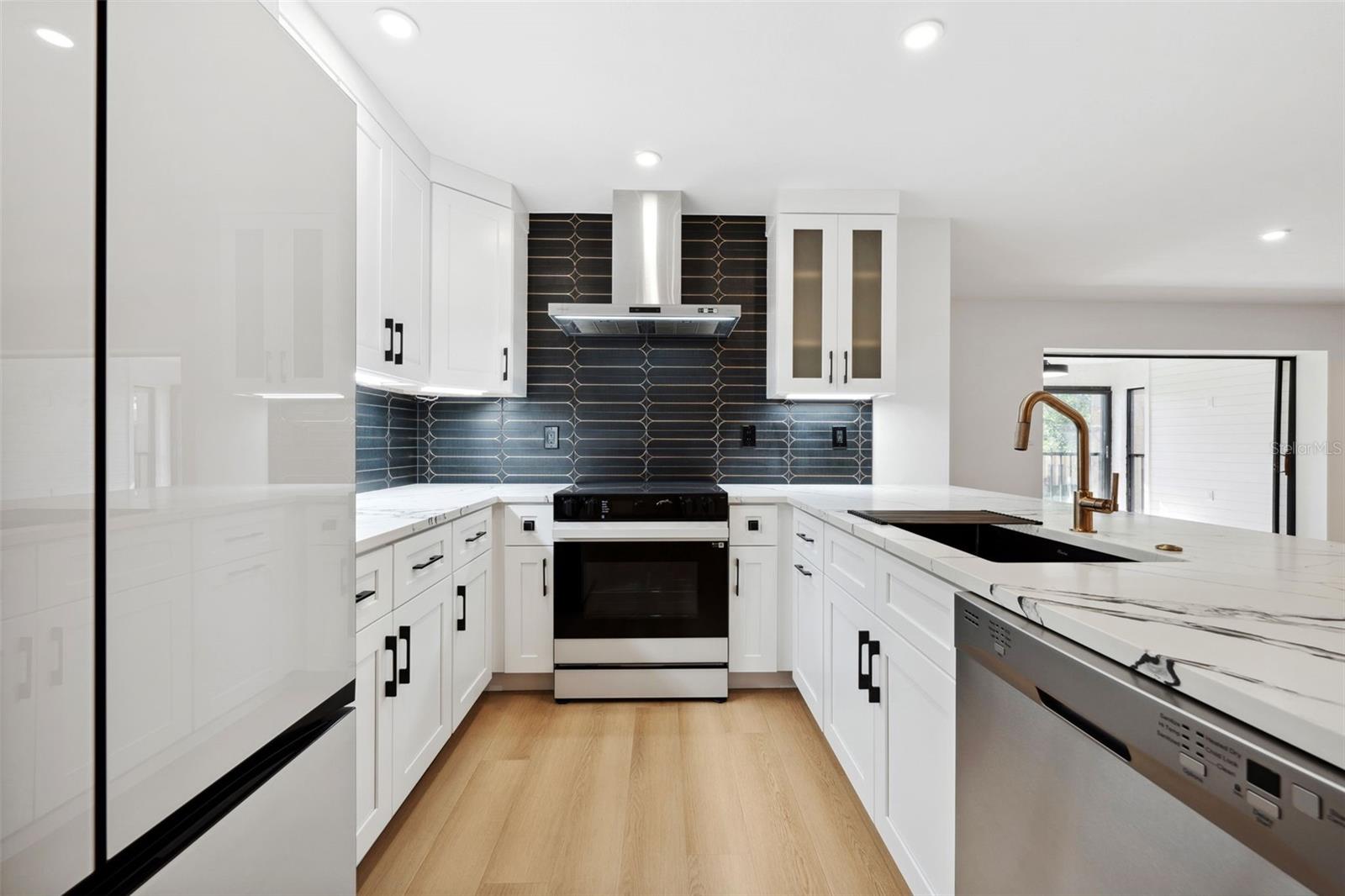 2321 BENEVA TERRACE 2288