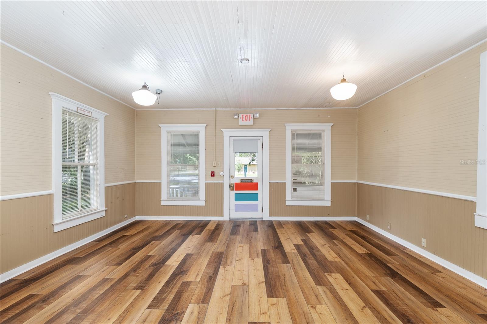 TOWN/MCINTOSH - Residential