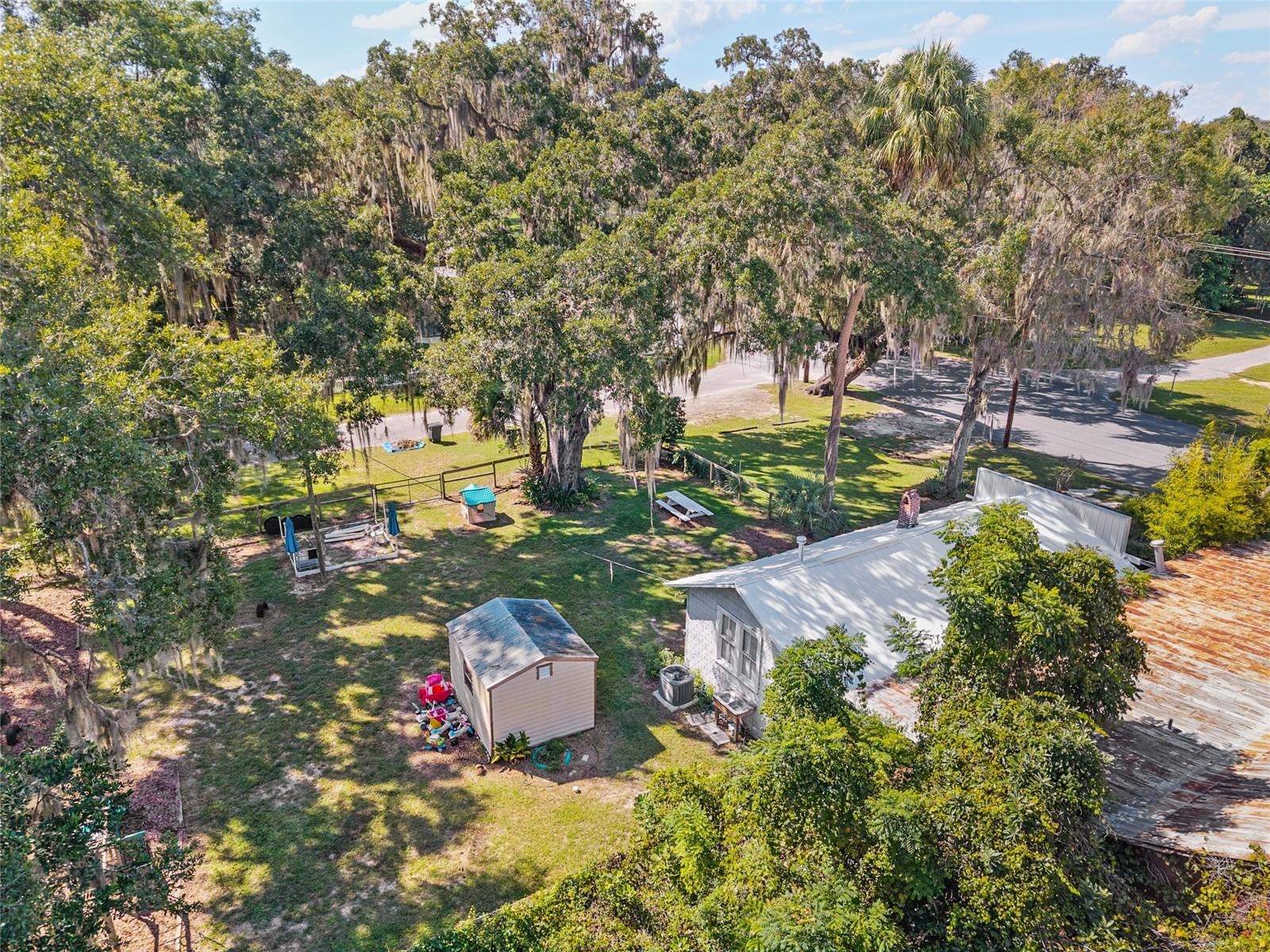 TOWN/MCINTOSH - Residential