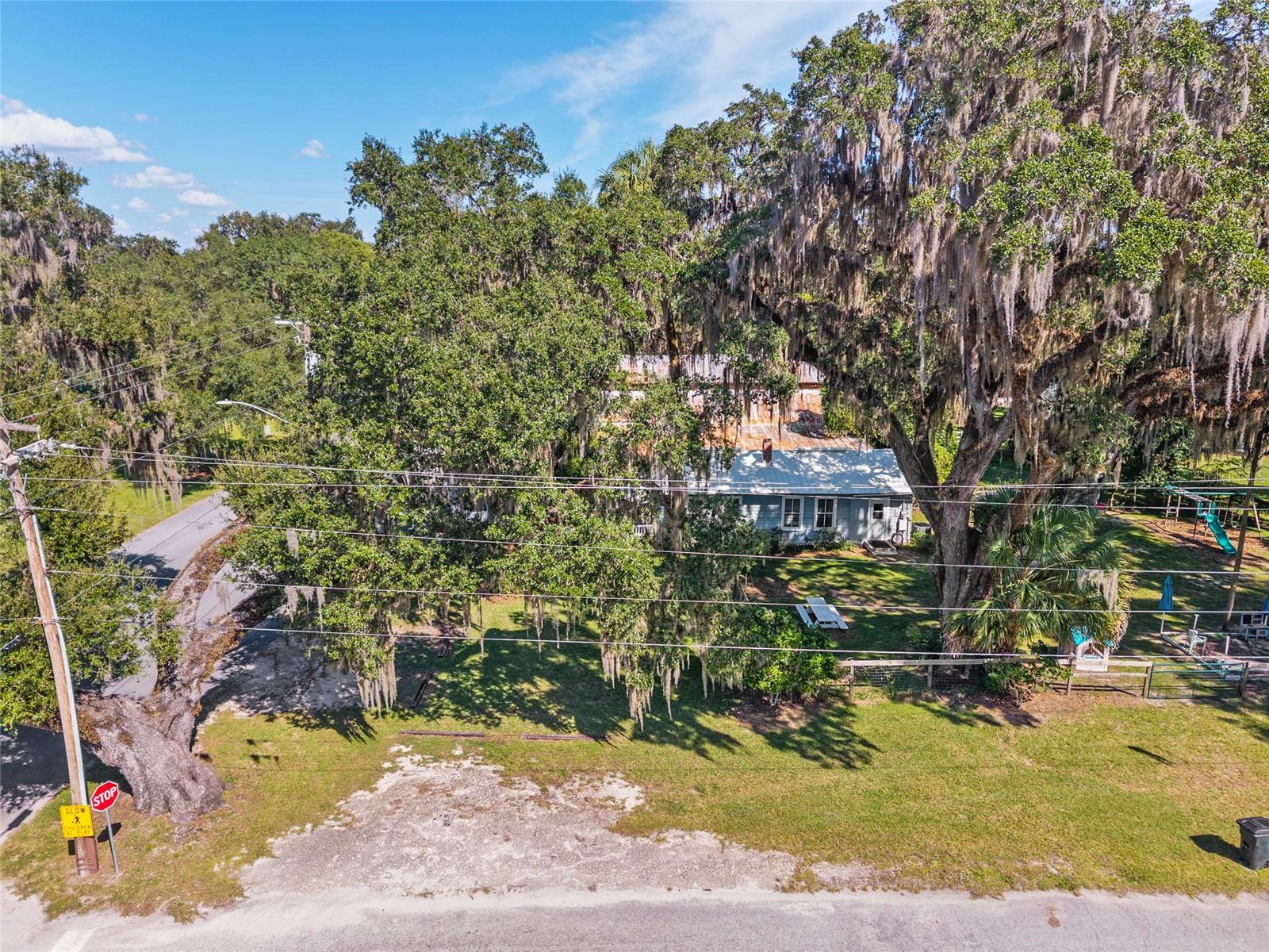 TOWN/MCINTOSH - Residential