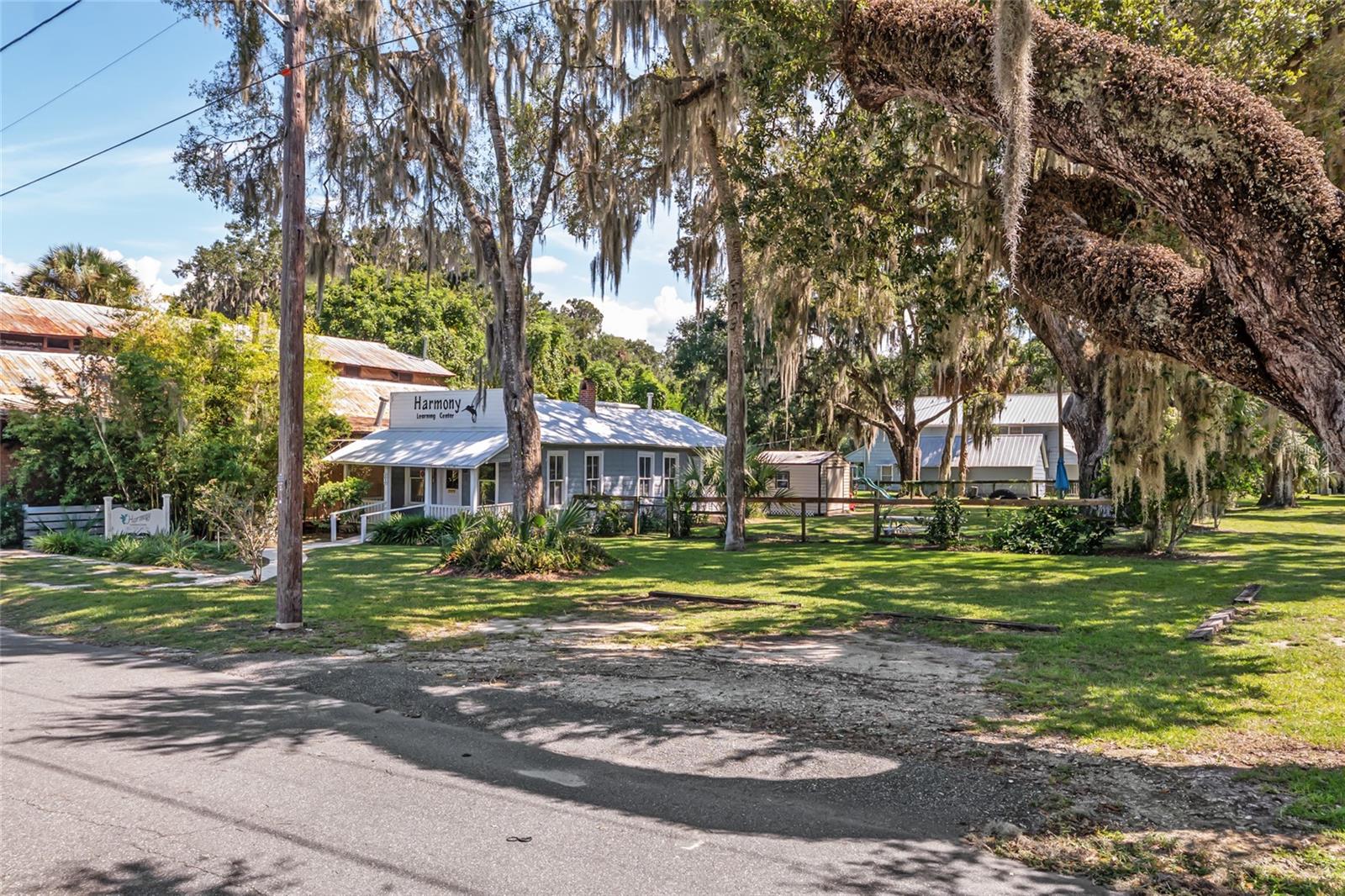 TOWN/MCINTOSH - Residential