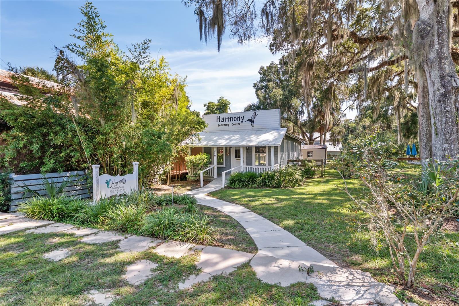 TOWN/MCINTOSH - Residential