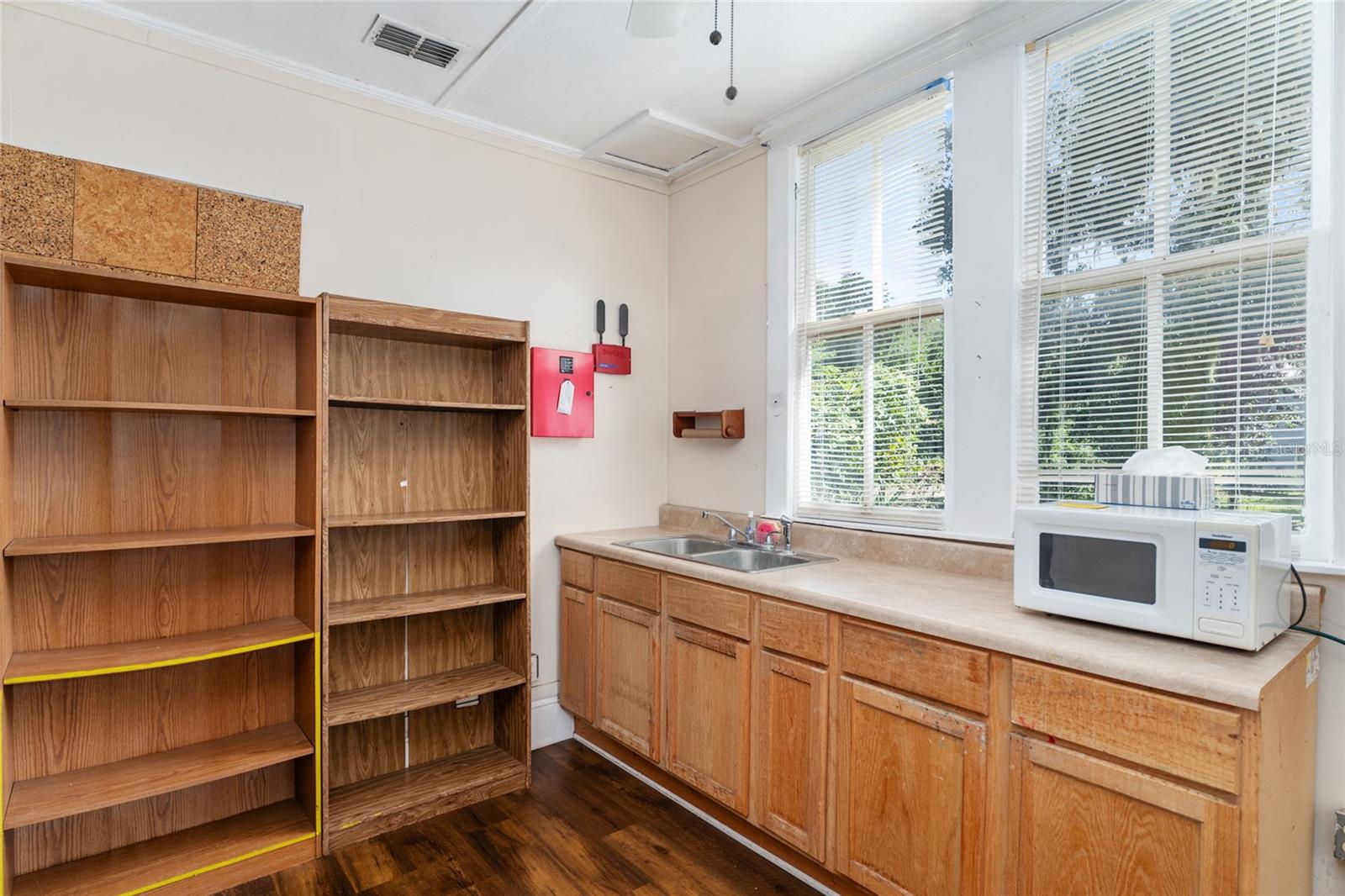 TOWN/MCINTOSH - Residential