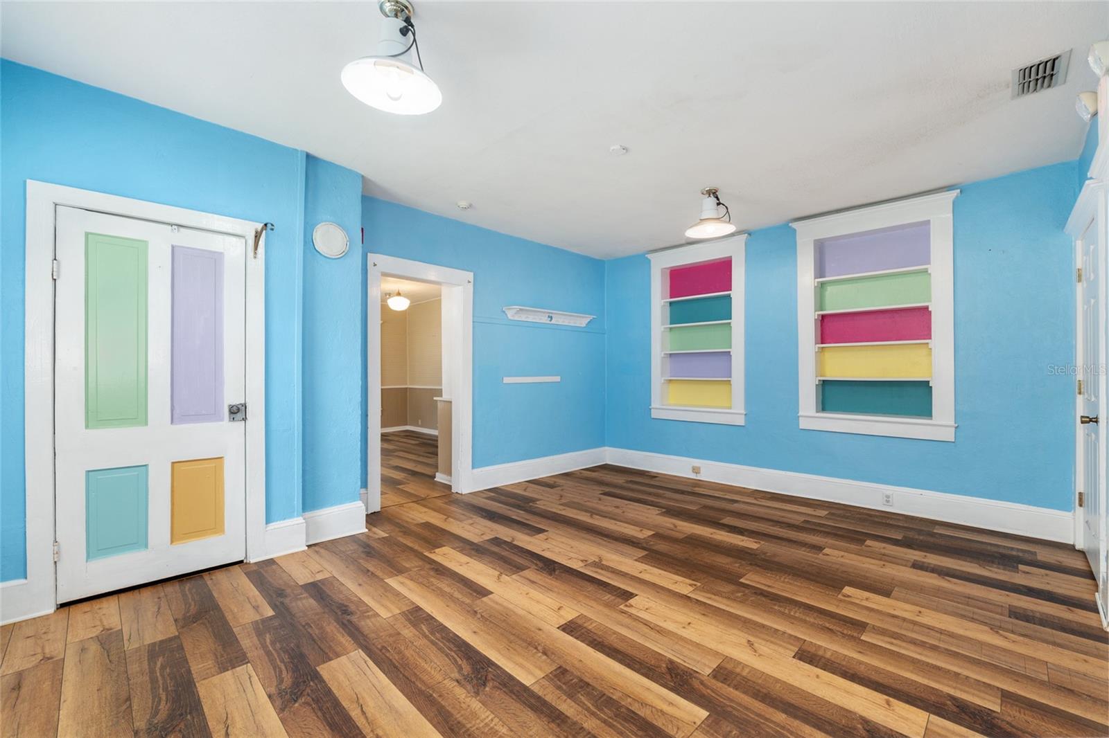 TOWN/MCINTOSH - Residential