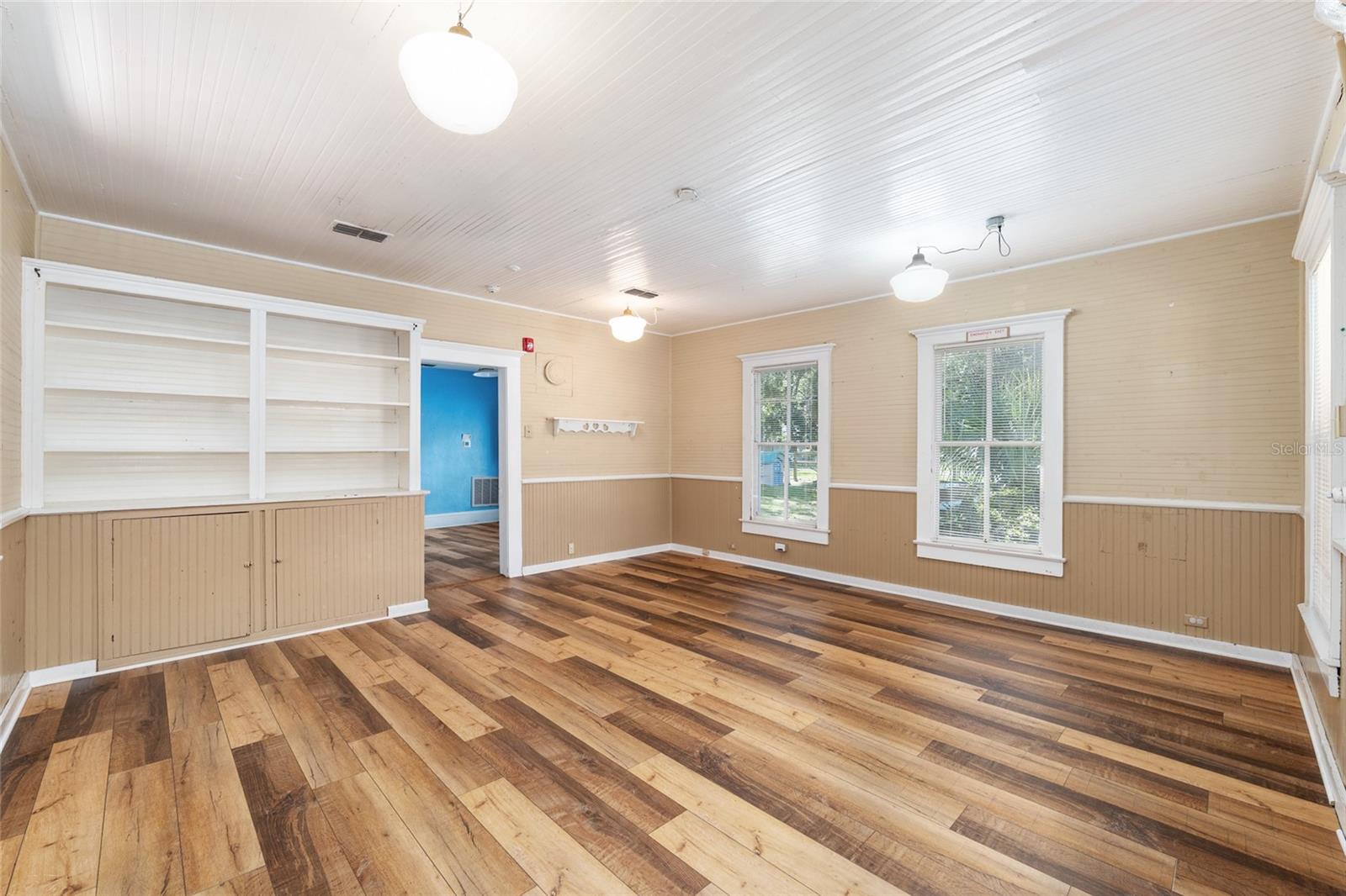 TOWN/MCINTOSH - Residential