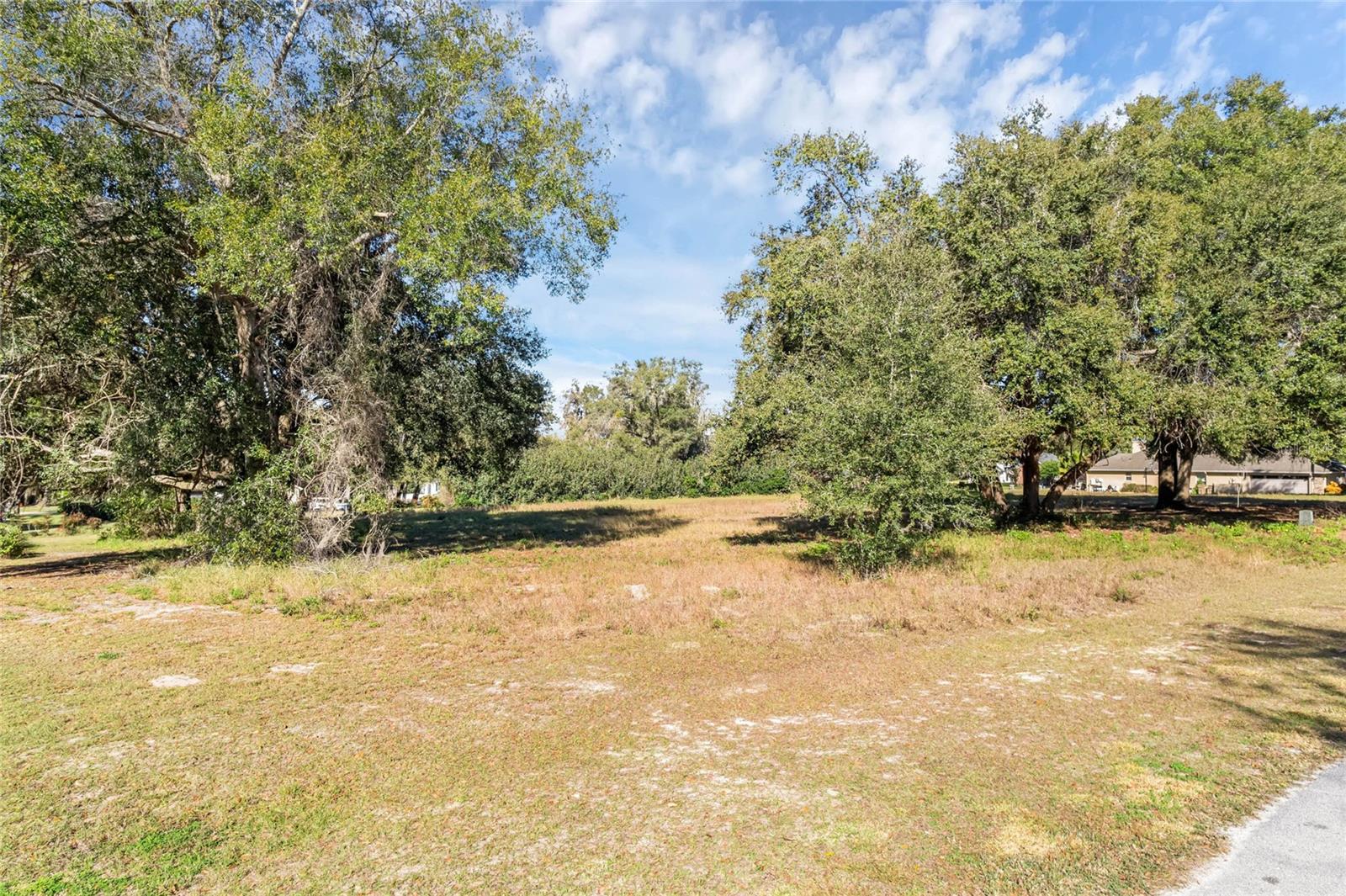 OAK POINTE SUB - Land