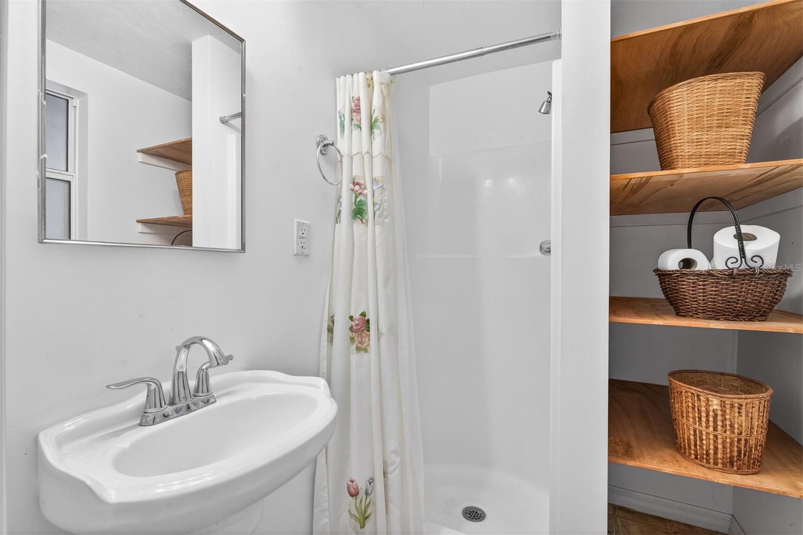 W.R. THOMAS SUBDIVISION - Residential