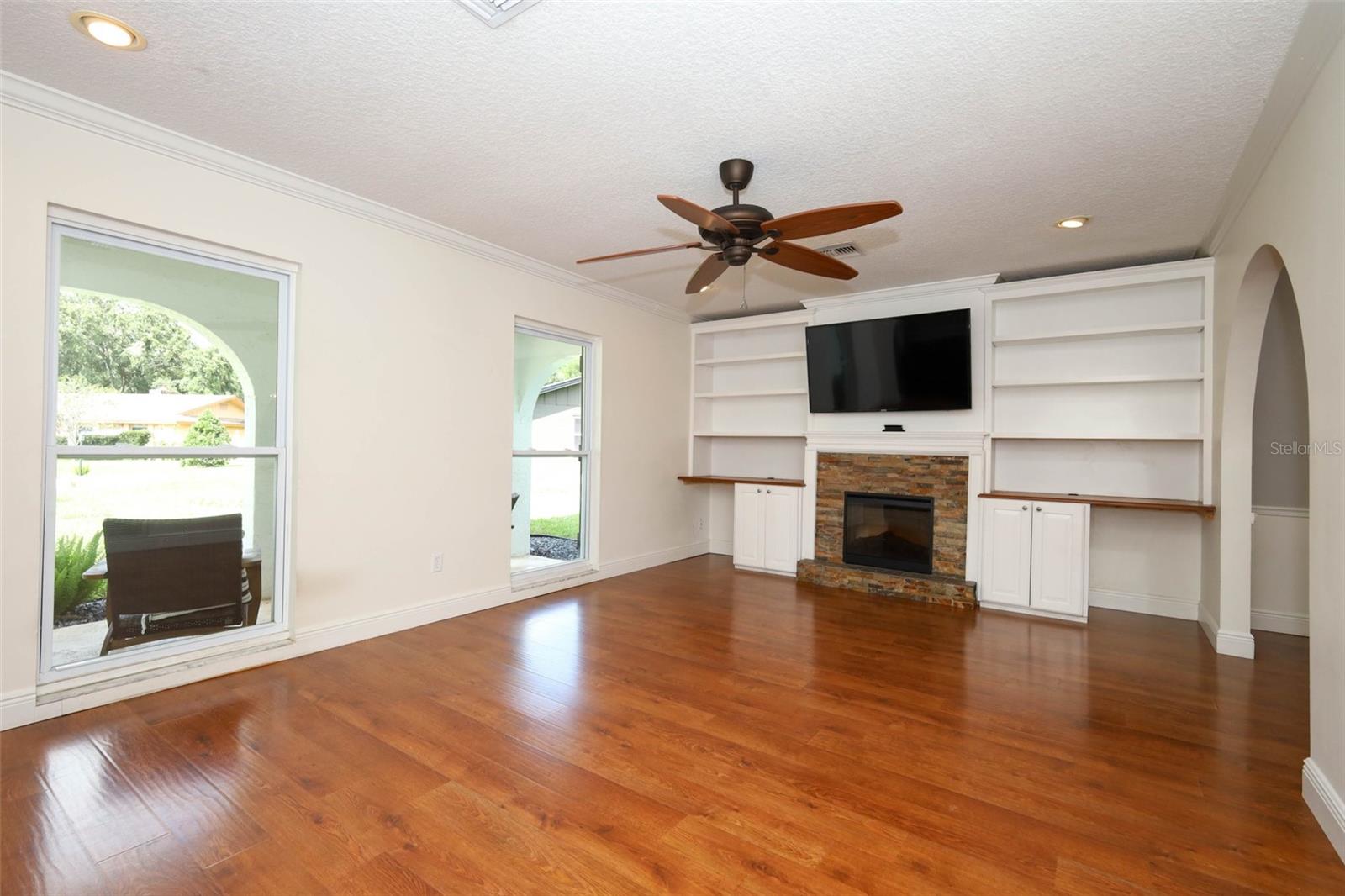 300 ROYAL PALM COURT