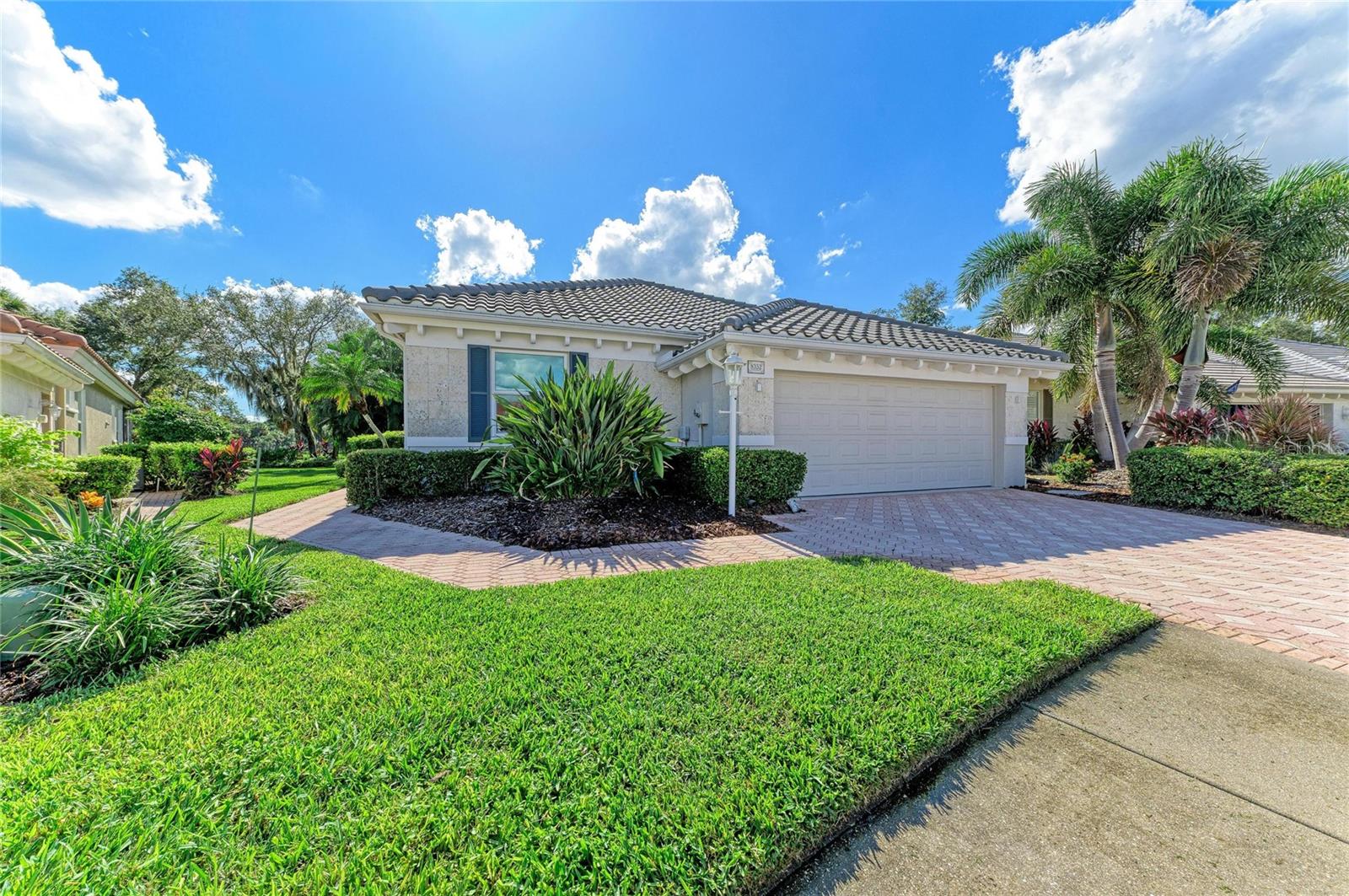 8352 CANARY PALM COURT