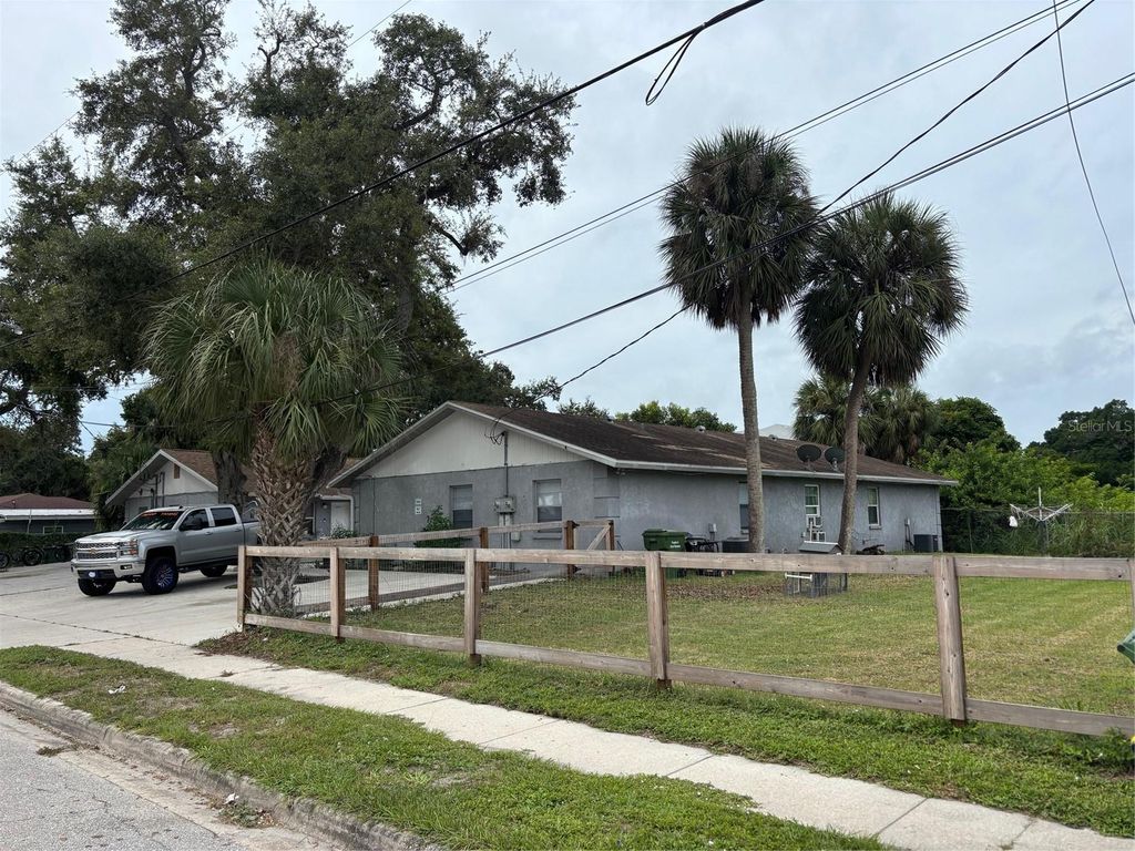 Photo of 2381 Leon Avenue, Sarasota, FL 34234 (MLS # A4665510)