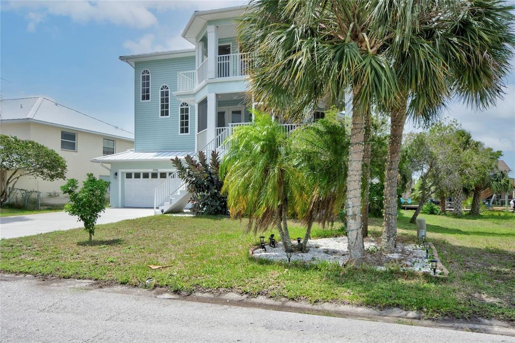 Photo of 7352 Gulf Way, Hudson, FL 34667 (MLS # W7885031)