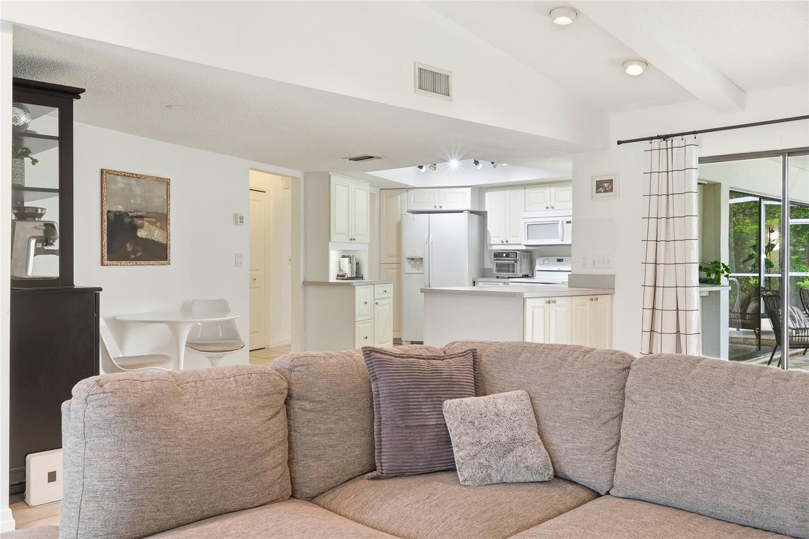 COUNTRY PLACE - Residential