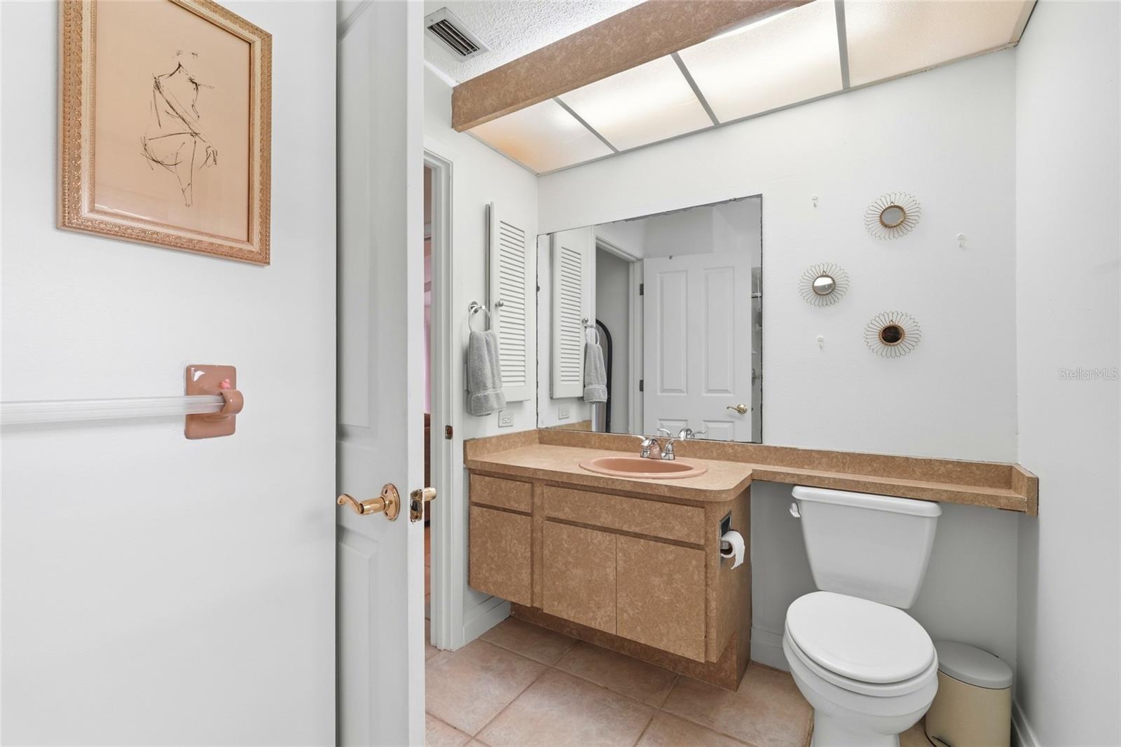 COUNTRY PLACE - Residential