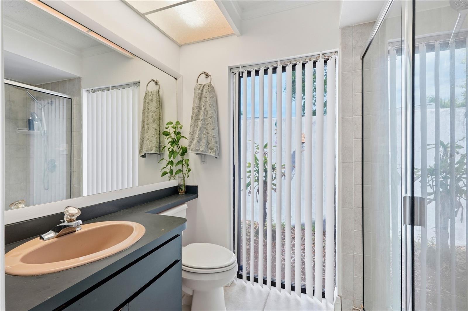 COUNTRY PLACE - Residential