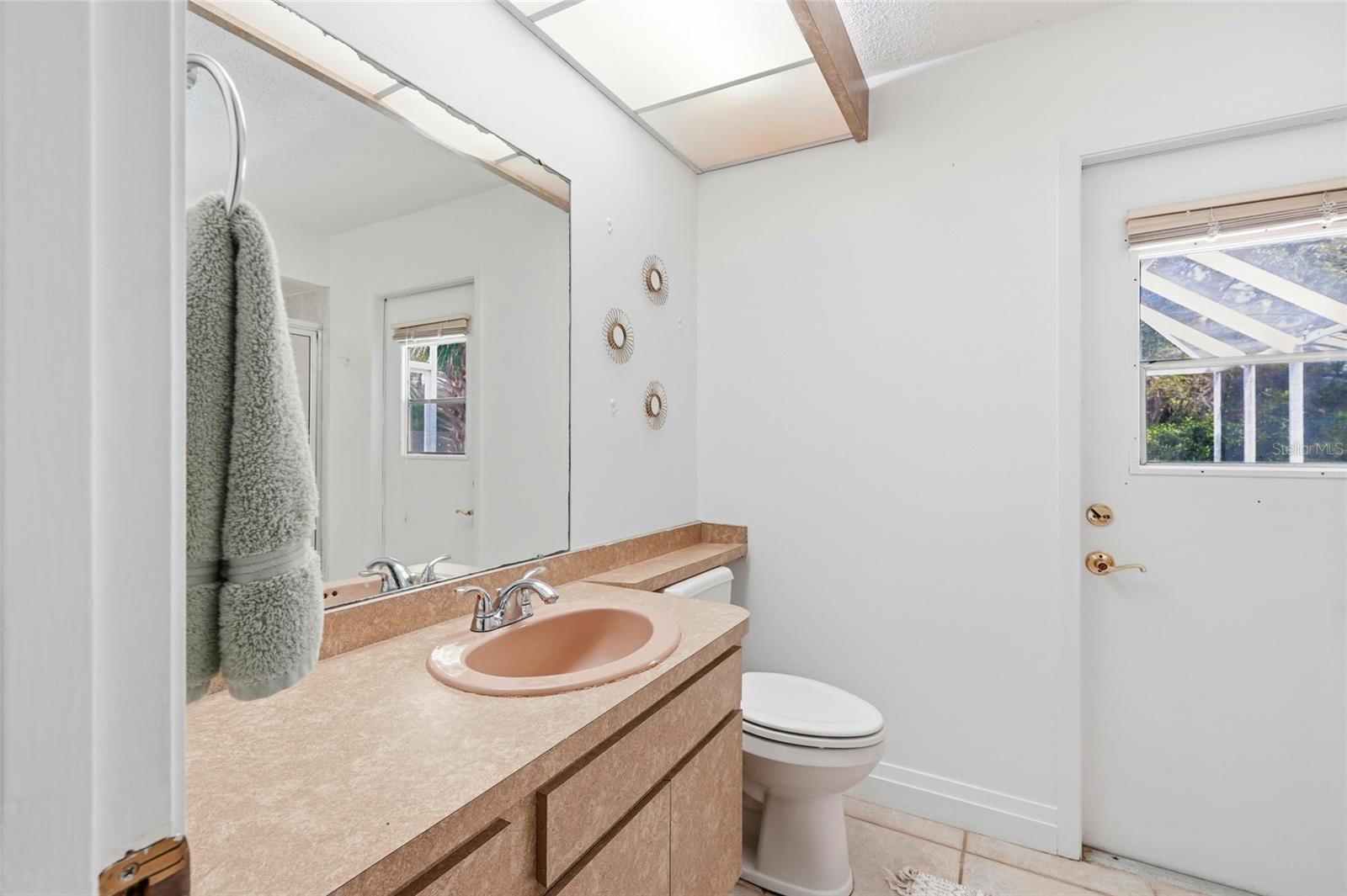 COUNTRY PLACE - Residential